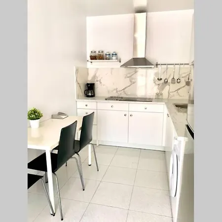 Casa En Con Gran Terraza, Muy Luminosa Y En Tranquila Urbanizacion Nerja