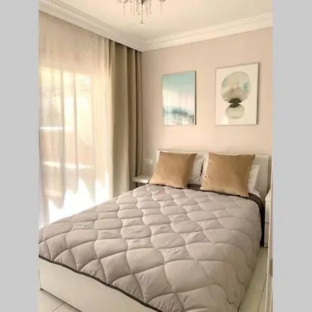 Casa Con Gran Terraza, Muy Luminosa Y En Tranquila Zona Residencial Сasa de vacaciones *