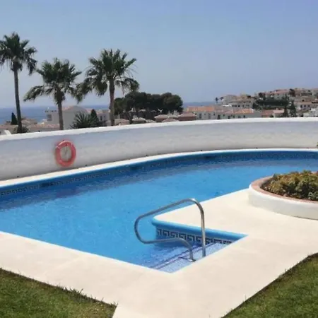 Casa Con Gran Terraza, Muy Luminosa Y En Tranquila Zona Residencial *