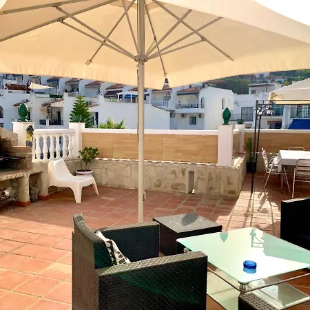 Holiday home Casa En Con Gran Terraza, Muy Luminosa Y En Tranquila Urbanizacion Nerja