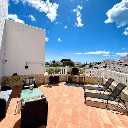 Casa Con Gran Terraza, Muy Luminosa Y En Tranquila Zona Residencial Сasa de vacaciones *